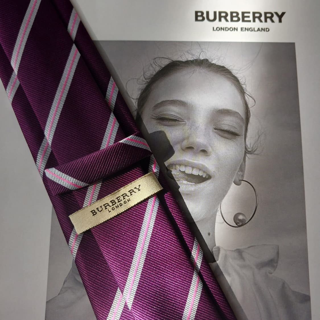 버버리 실크 퍼플 스트라이프 넥타이 6.9cm A+등급 a19658
 상품이미지6