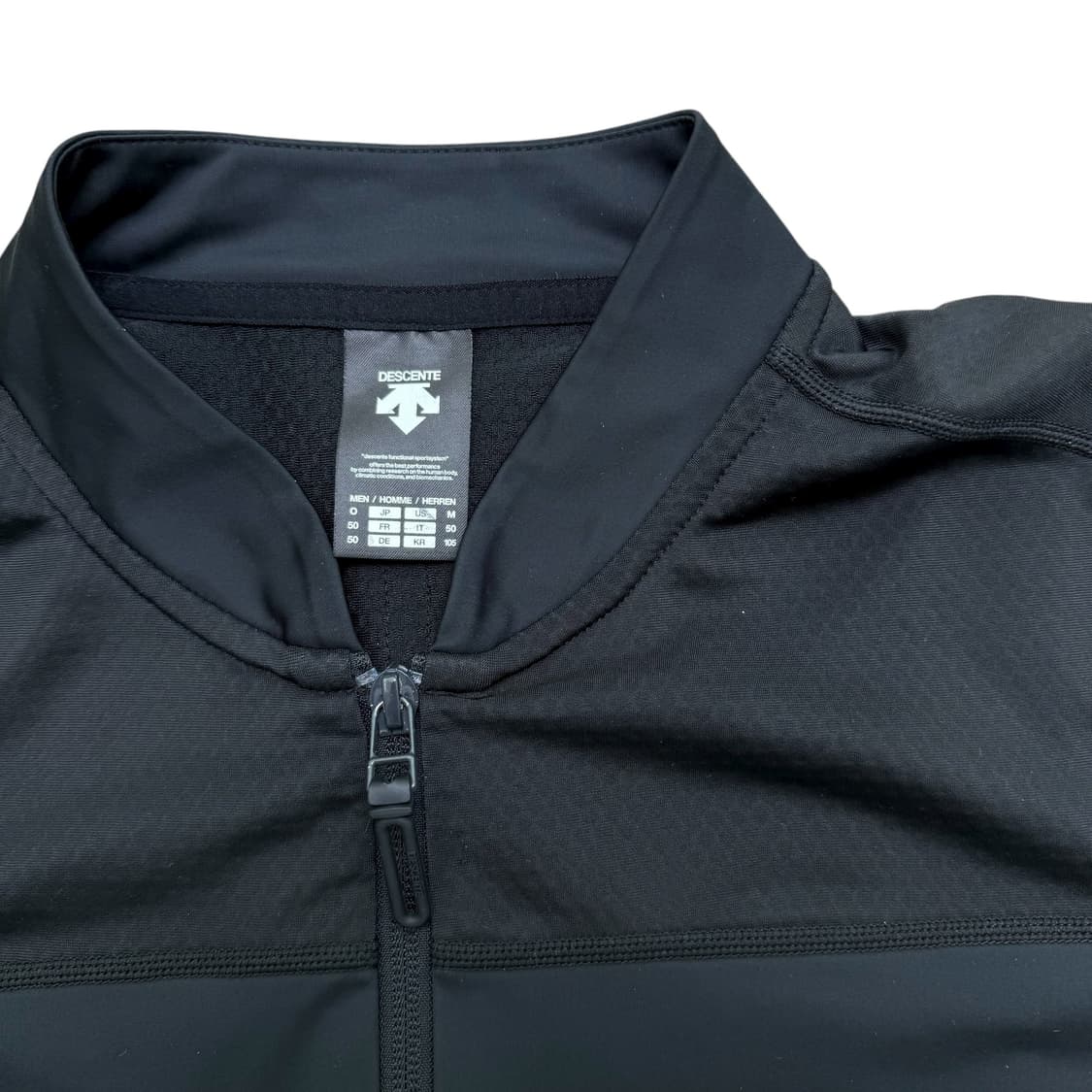 데상트 트레이닝 져지 상품이미지2