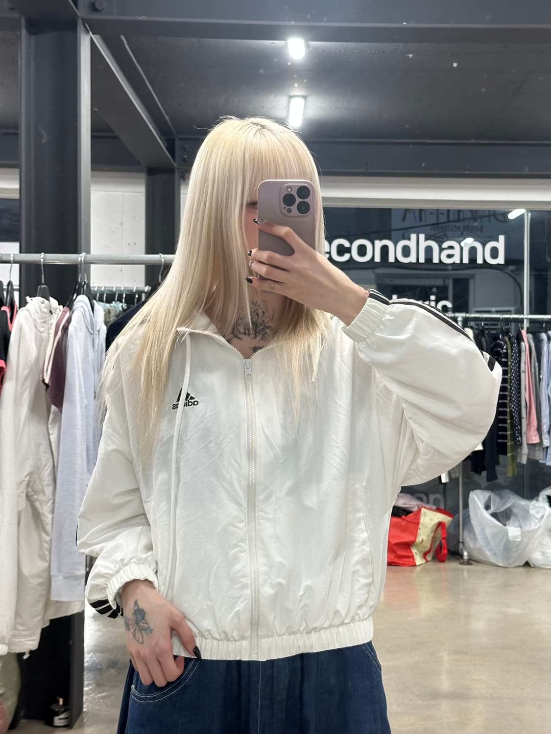 아디다스 에센셜 삼선 크롭 바람막이 자켓 화이트 상품이미지2