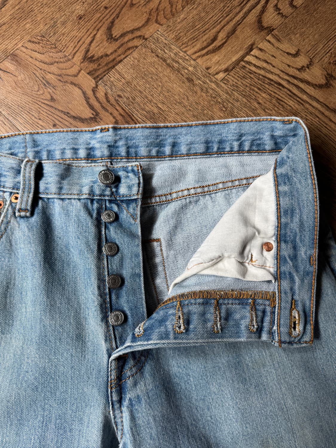 [33]리바이스 501 라이트블루 워싱 스트레이트 데님 팬츠 상품이미지4