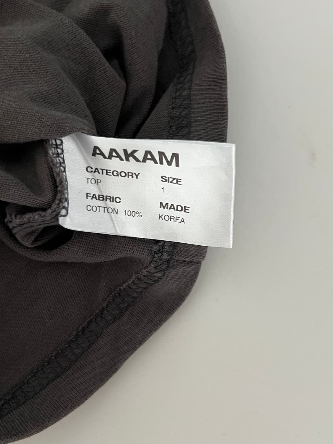 아캄 98 차콜 반팔티 상품이미지3