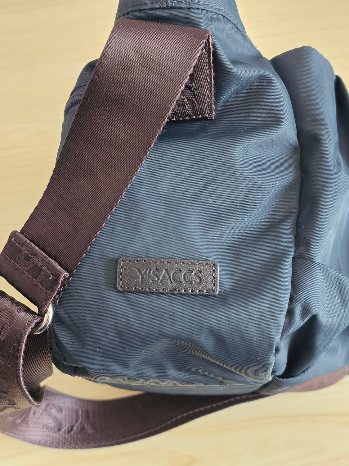 요지야마모토 Y'saccs 테이프 로고 크로스백 상품이미지4