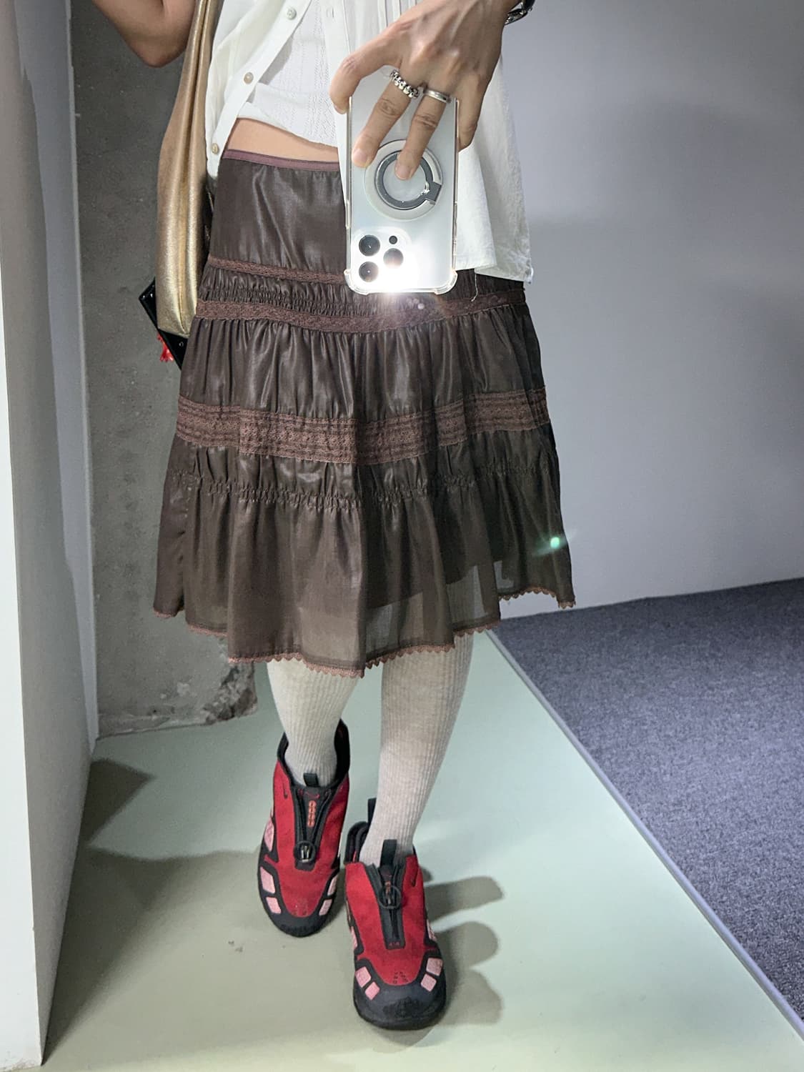 coated brown lace midi skirt 상품이미지1