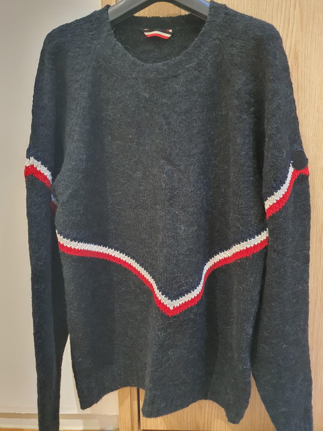 몽클레어 남성 니트 새상품급 판매합니다! 상품이미지1