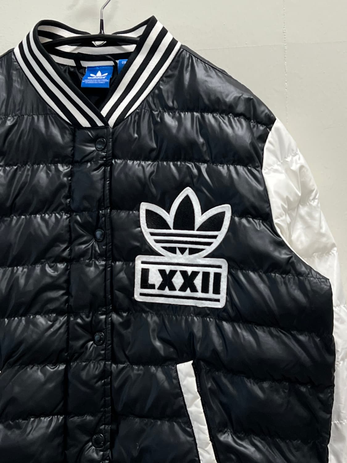 아디다스 빅트레포일 우먼스 바시티 패딩 자켓 상품이미지3