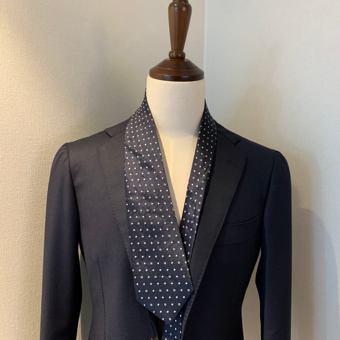 펜디(FENDI) FF모노그램 명품넥타이 신형라벨 진남색컬러 8.9cm 상품이미지1