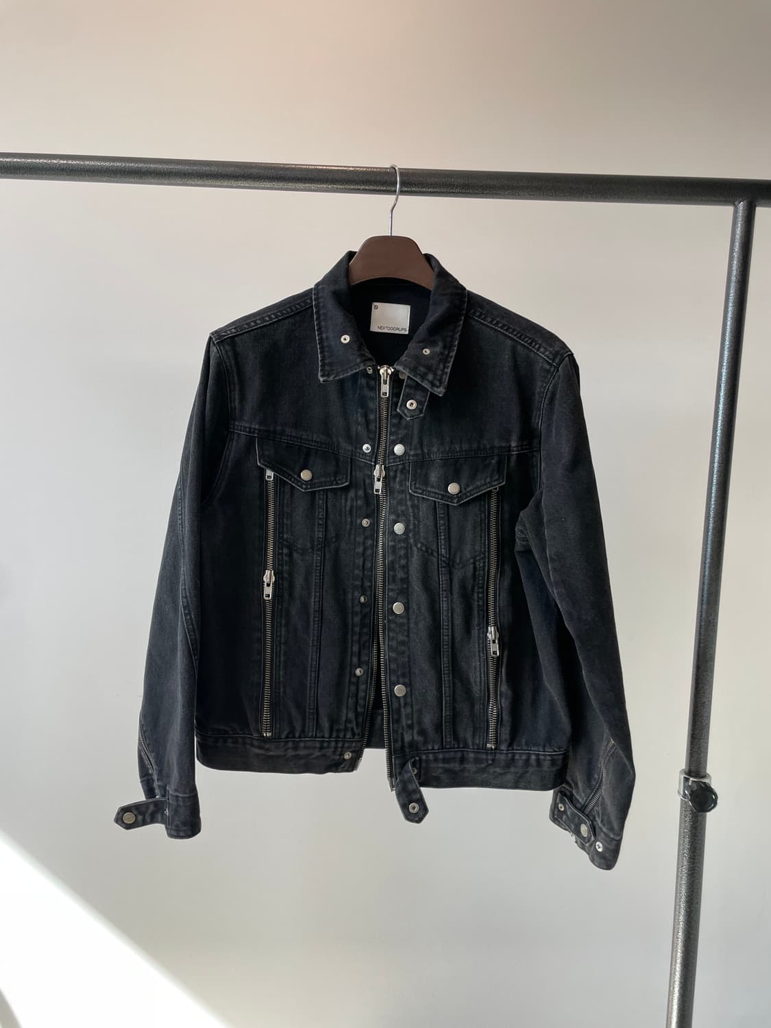 (1사이즈) 넥스트도어립스 트위스트 지퍼 트러커 상품이미지3