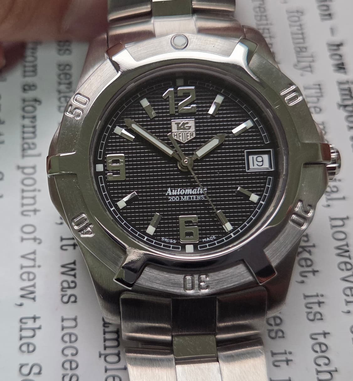 태그호이어 프로페셔널 2000 블랙 와플판 오토매틱 브레이슬릿 ver. 상품이미지1