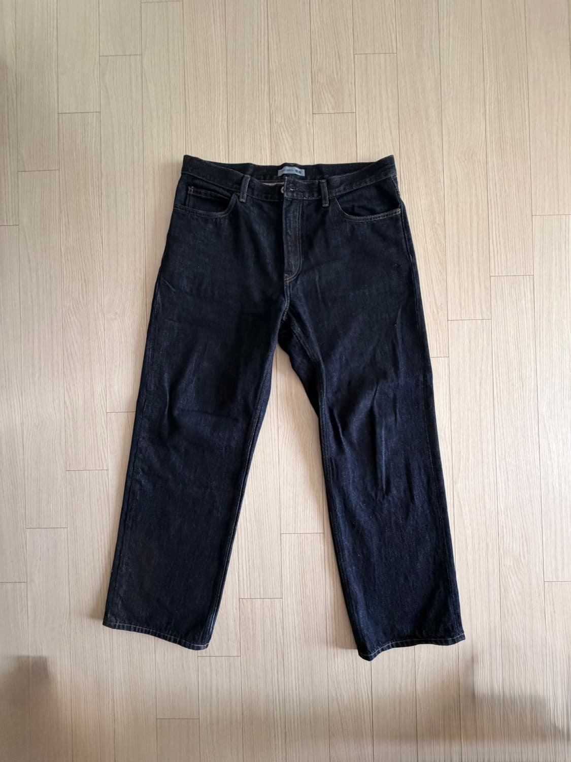 유니클로 jwa 바지 스트레이트진 인디고 컬러 팝니다 상품이미지1