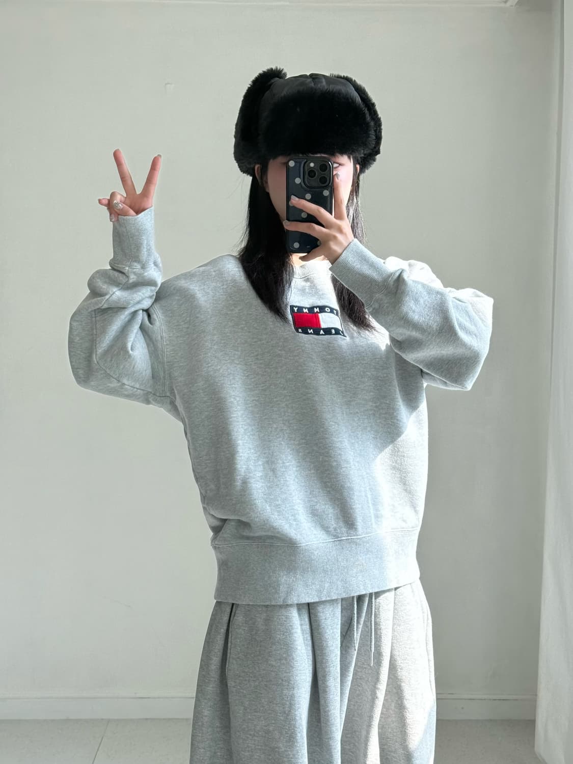 타미힐피거 로고 그레이 맨투맨 상품이미지3