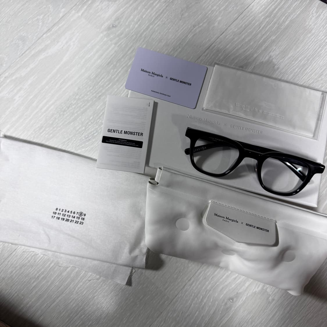 젠틀몬스터 x 메종마르지엘라 mm010 안경 판매합니다. 상품이미지1