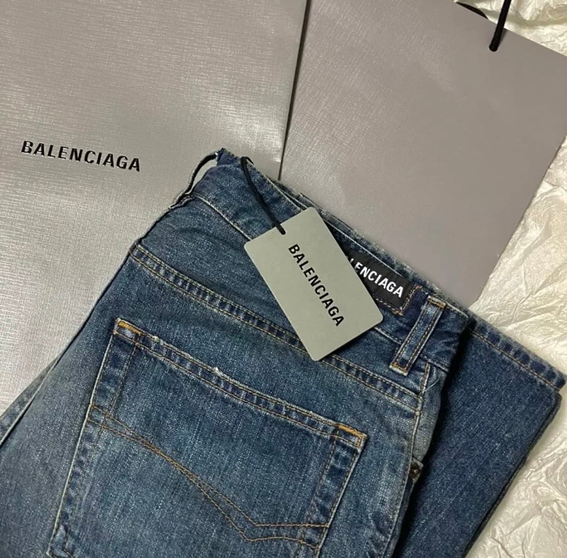 (29) 발렌시아가 25ss 부츠컷 플레어 데님 상품이미지4