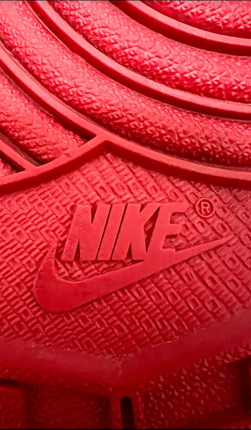 조던 1 레트로 하이 스웨이드 레드 상품이미지2