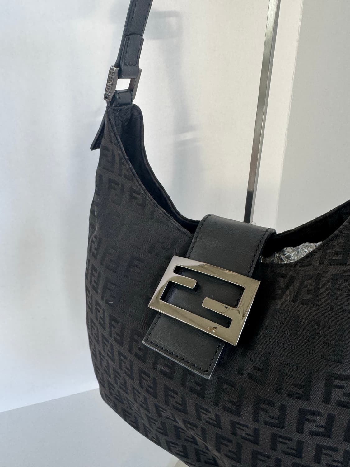 FENDI Zucca Hobo Bag 펜디 주카 호보백 상품이미지2