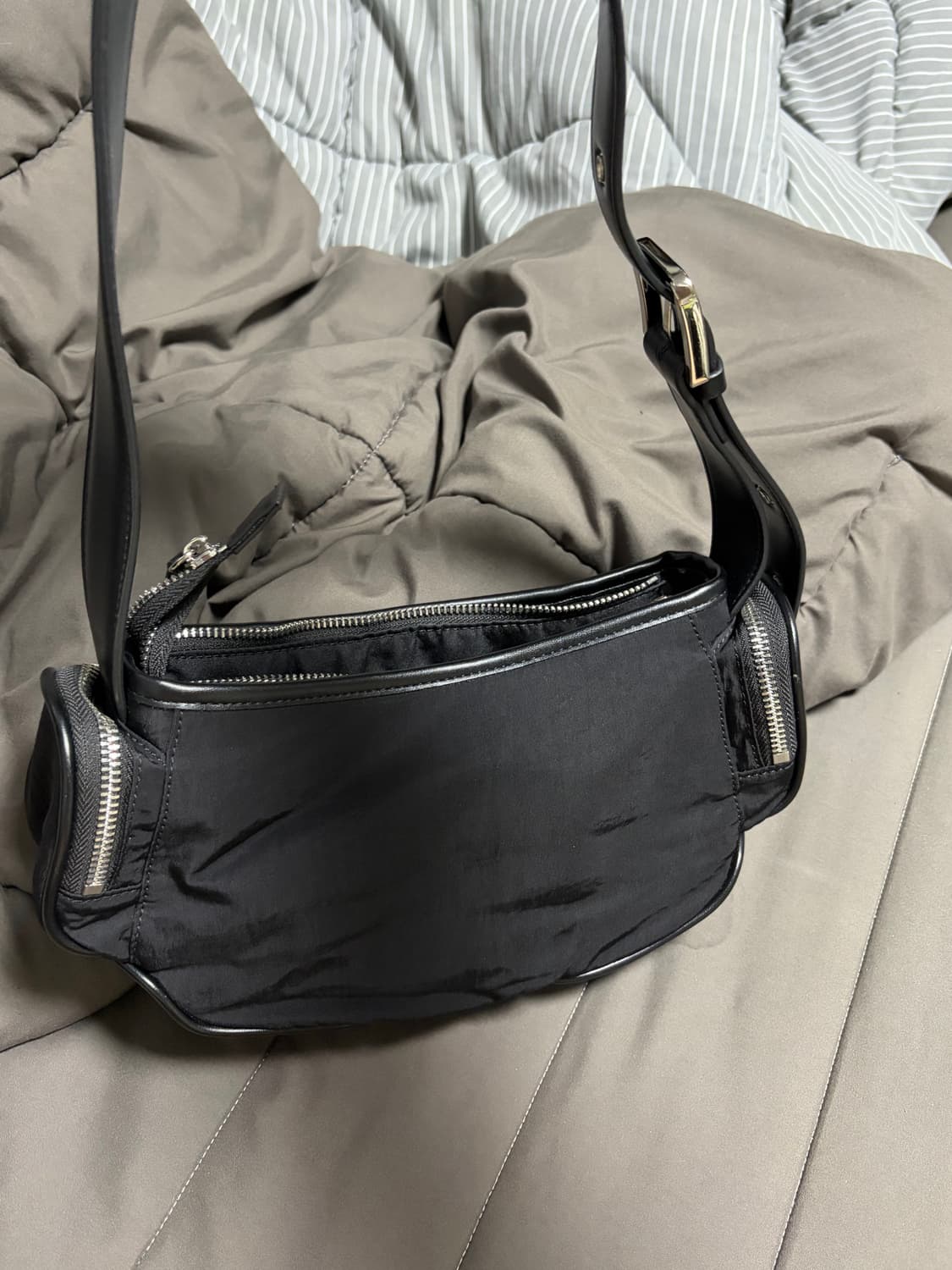 마뗑킴 마들렌 라운드백 블랙 상품이미지5