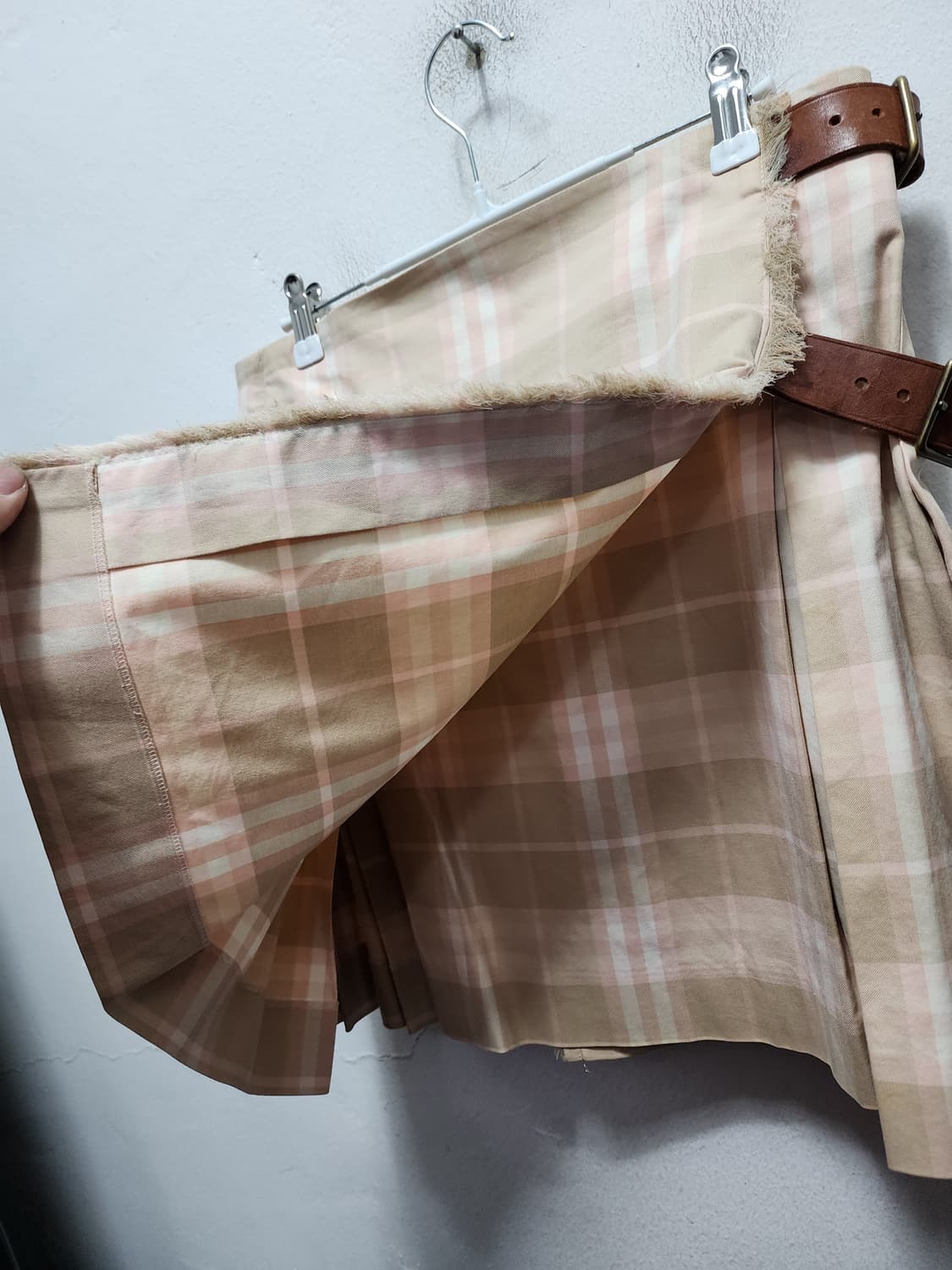버버리 (스코틀랜드) 가죽스트랩 노바체크 스커트 상품이미지3