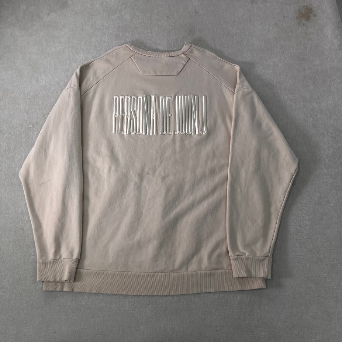 105 준지 20FW 엠브로이더리 맨투맨 상품이미지1