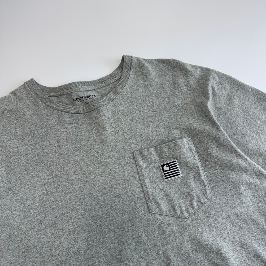 Carhartt 칼하트 성조기 로고 그레이 원포켓 반팔티  상품이미지4