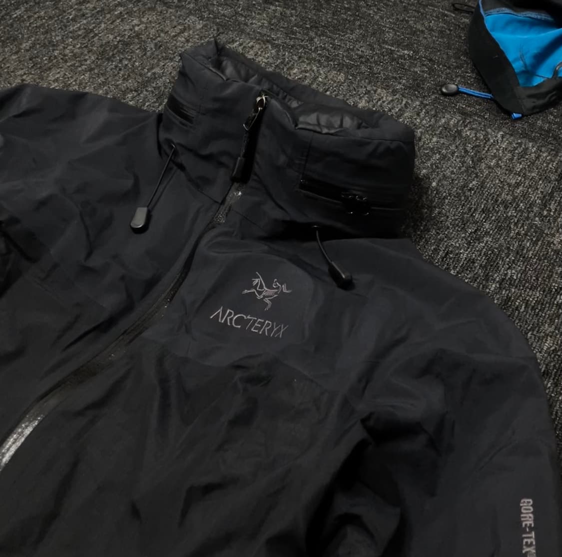 아크테릭스 피션AR자켓 우먼 블랙 상품이미지3