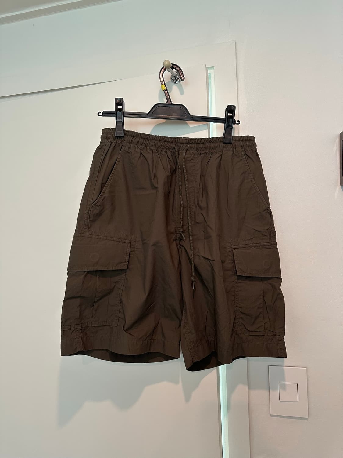 꼼데가르송옴므 카고 쇼츠 (카키) 상품이미지1