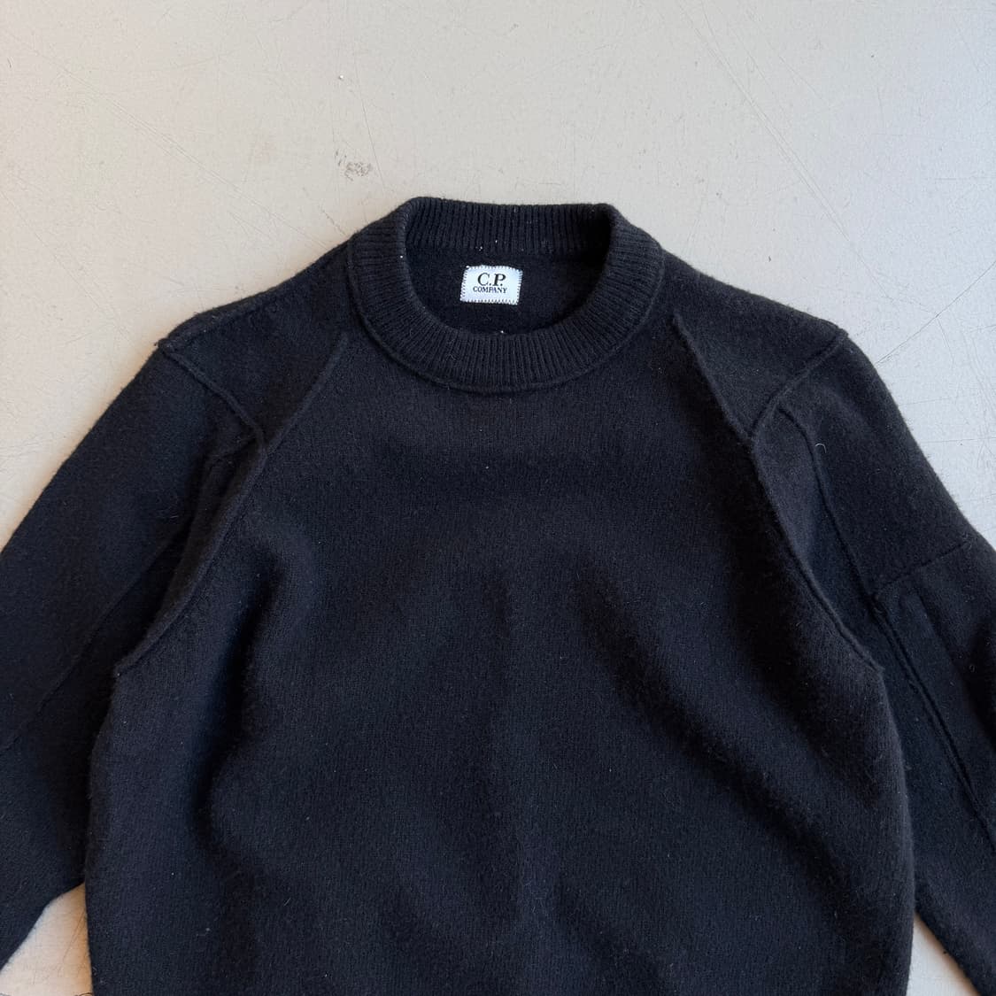 cp컴퍼니 렌즈 니트 스웨터 상품이미지4