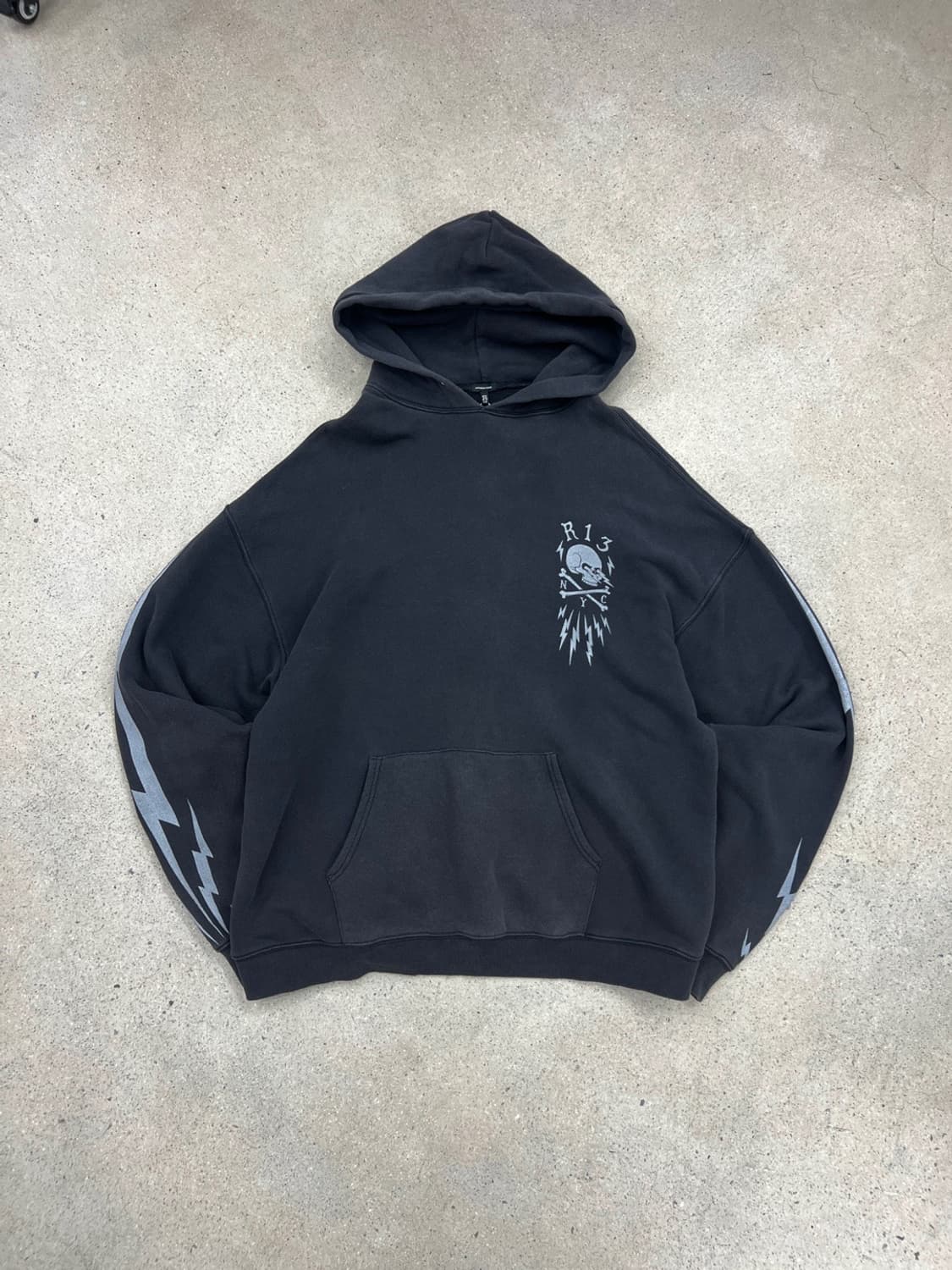R13 알써틴 오버사이즈 스컬 볼트 후드티셔츠 상품이미지3