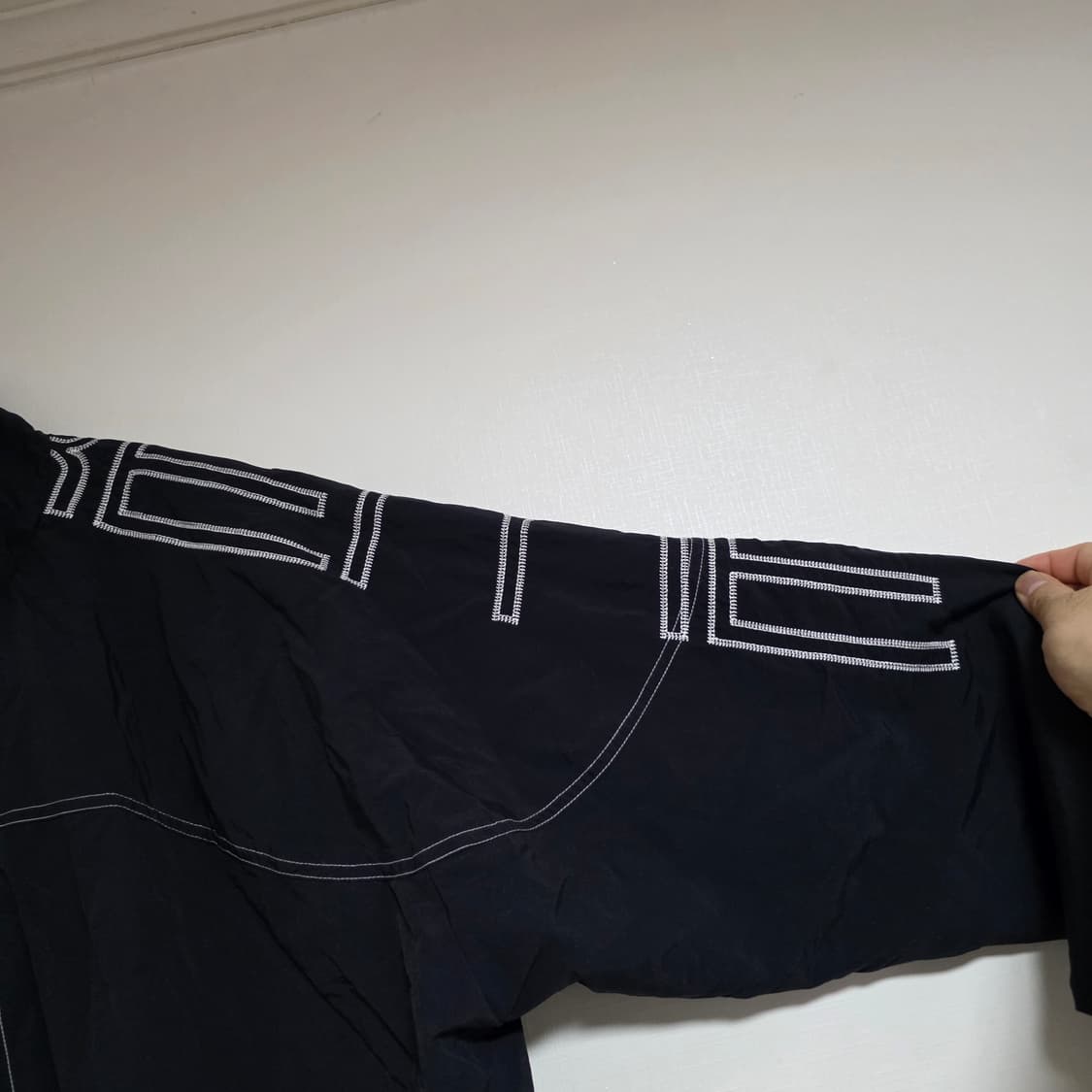 슈프림 25ss 스펠아웃 자수 트랙자켓 블랙 M사이즈 상품이미지4