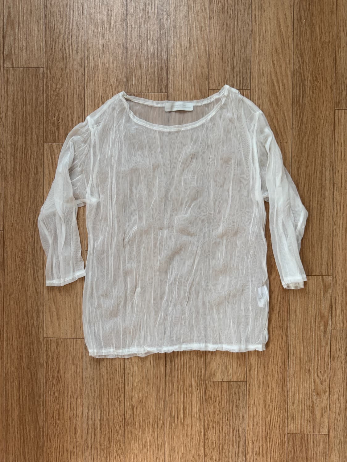 낫띵에브리띵 WRINKLED MESH TOP IN WHITE 상품이미지1