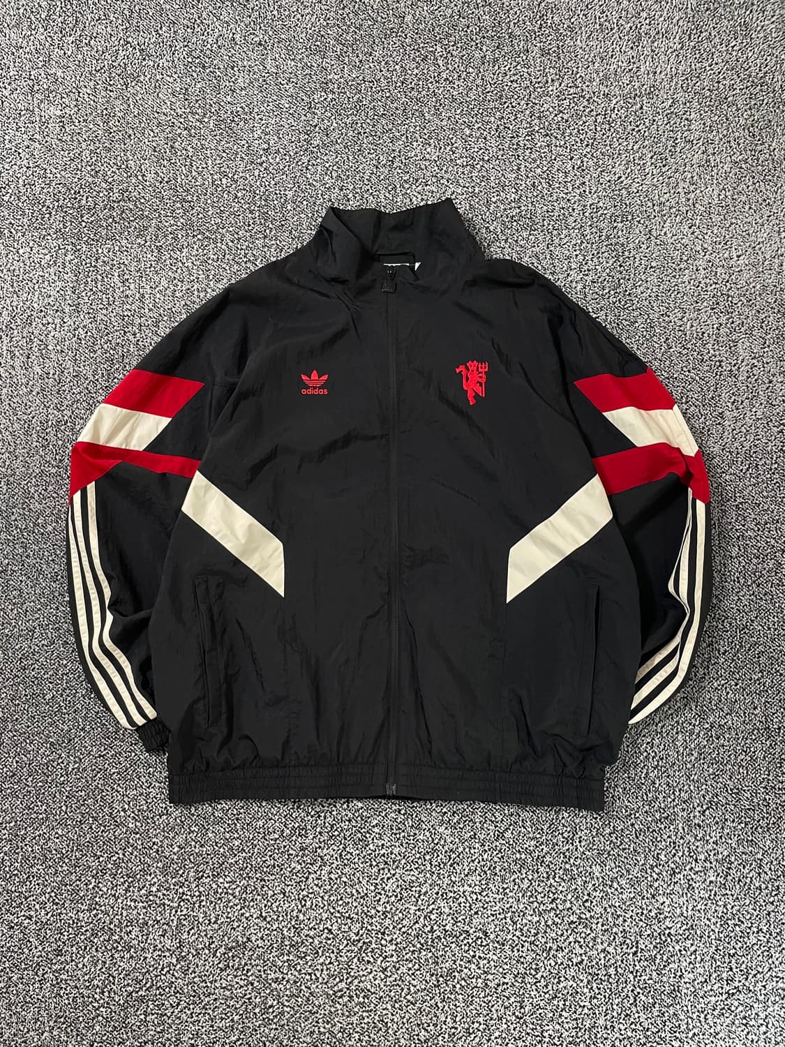 빈티지9. 아디다스 맨체스터 유나이티드 오리지널스 맨유 바람막이 트랙탑 상품이미지1