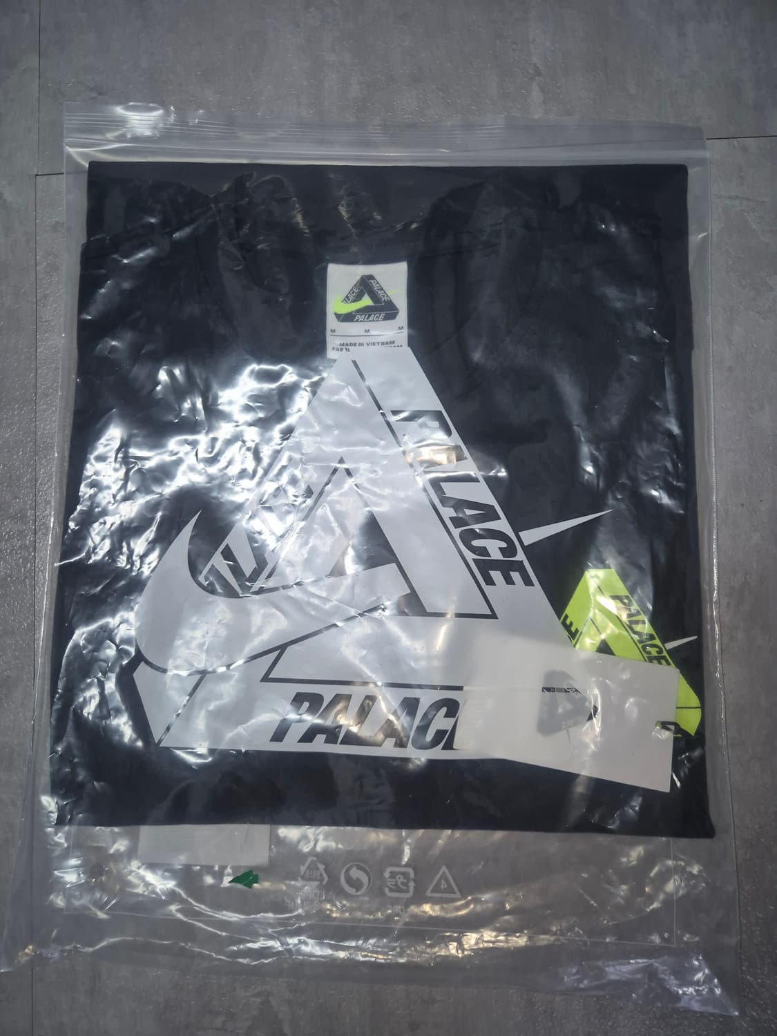 팔라스 x 나이키 트라이 스우시 반팔 블랙 M
실착 X 상품이미지1