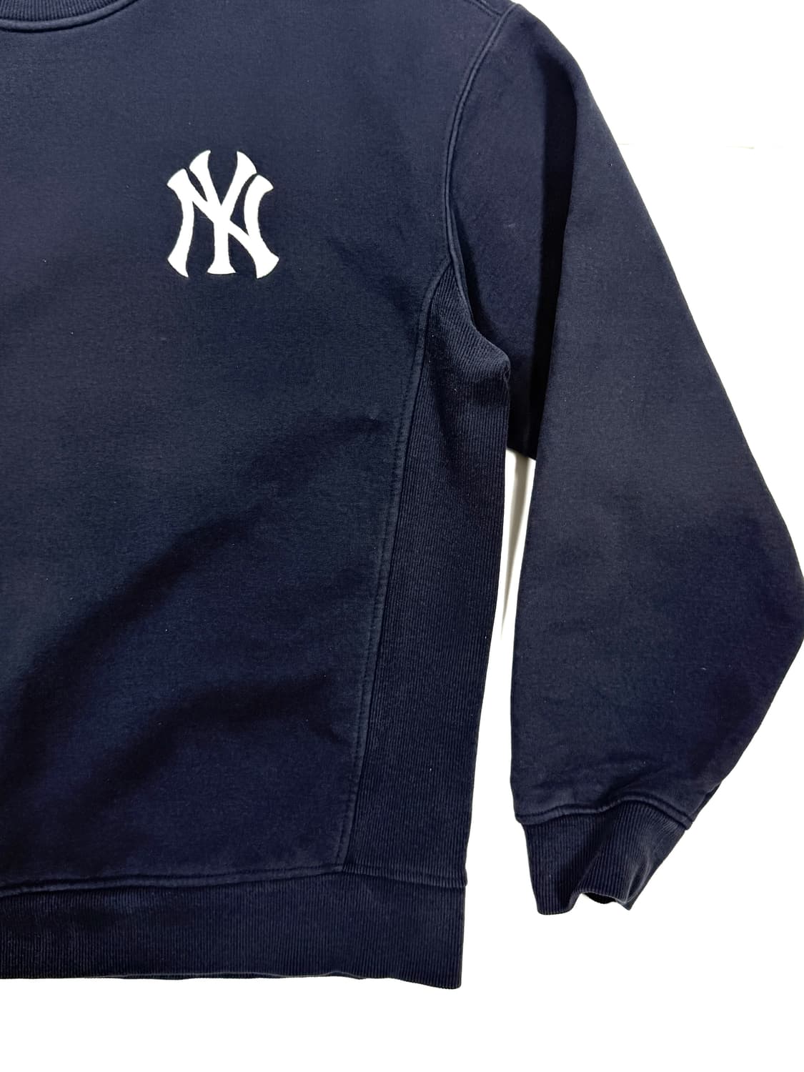 뉴에라 뉴욕 양키스 스몰 로고 스웻셔츠 상품이미지3