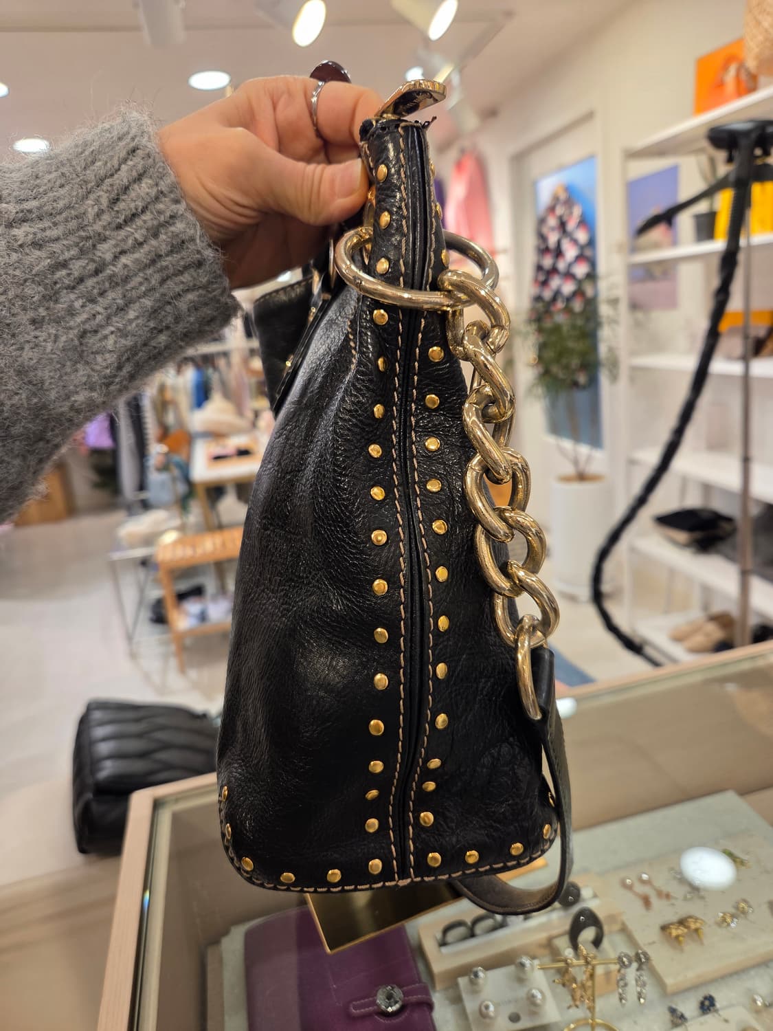 마이클코어스 스터드 숄더백 상품이미지6