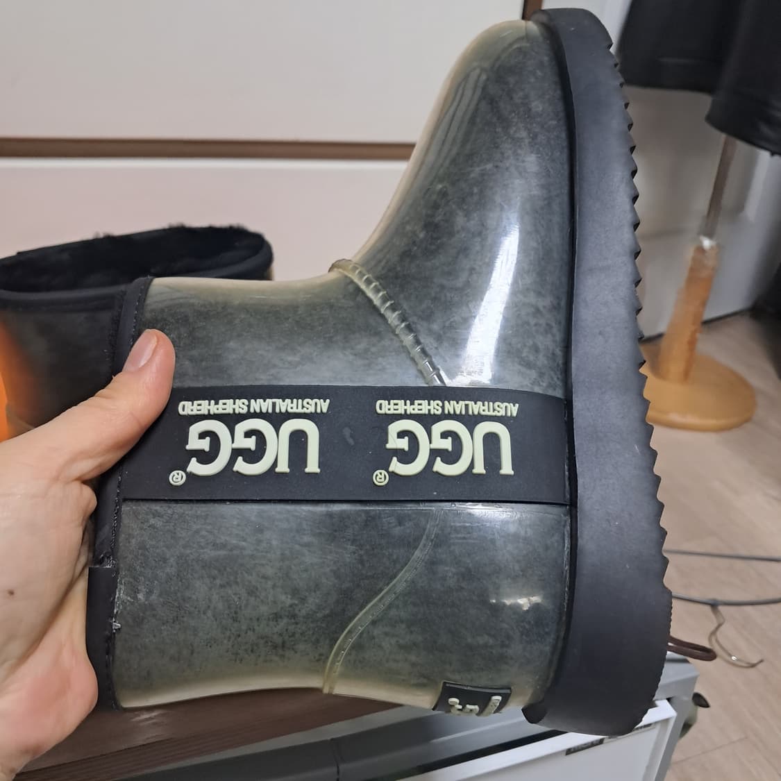 UGG 어그 클리어 부츠 블랙 US7 (230~발볼 좁은240) 상품이미지5