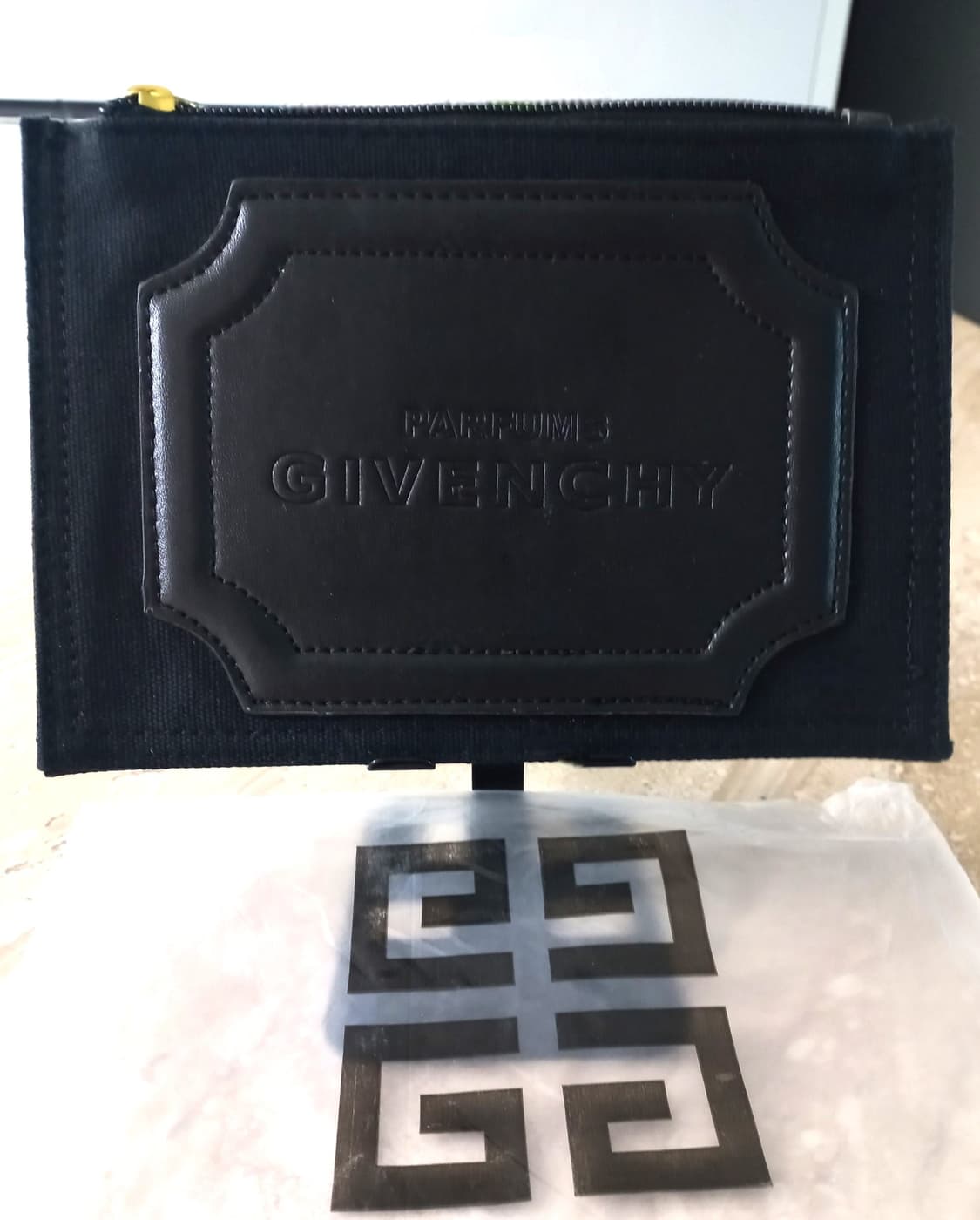 지방시 GIVENCHY 플랫 파우치 (새제품) 상품이미지3