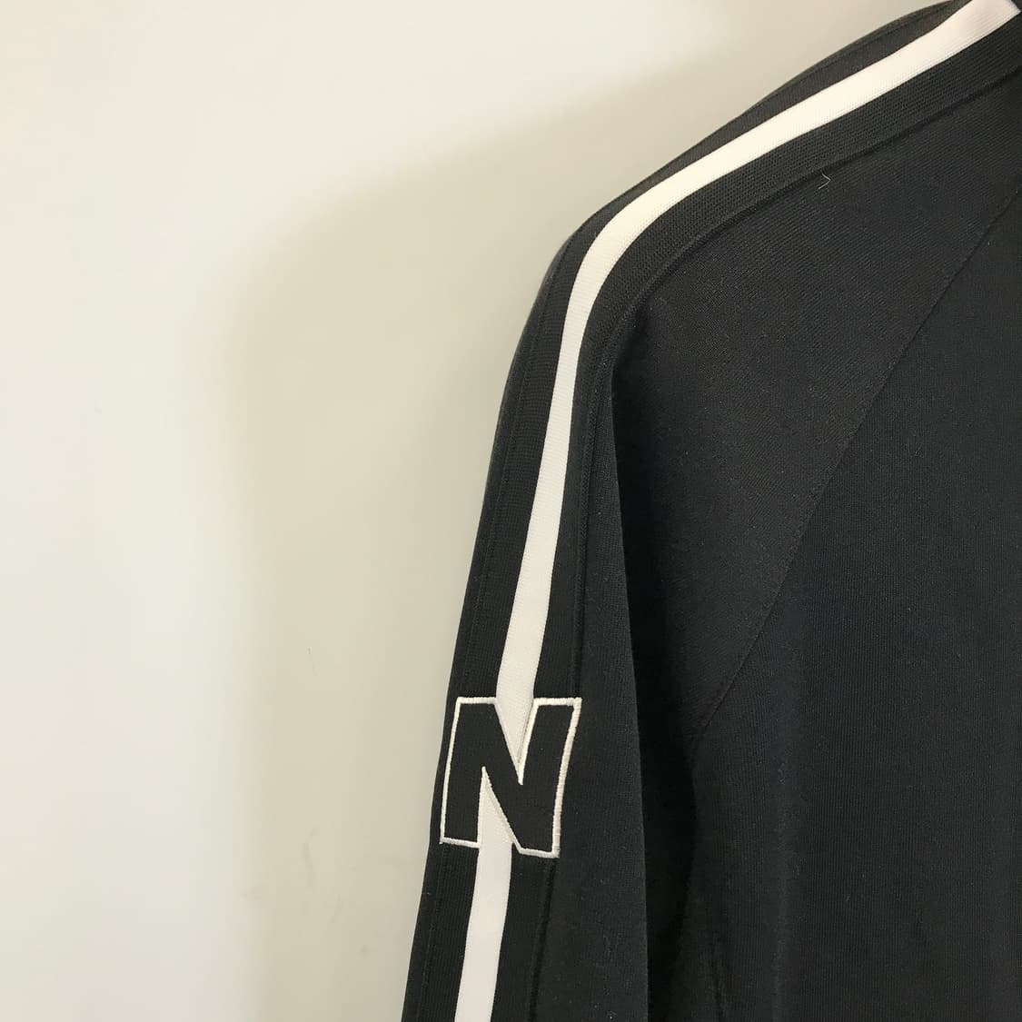 뉴발란스 트레이닝져지 검흰 새상품 [S] 상품이미지3