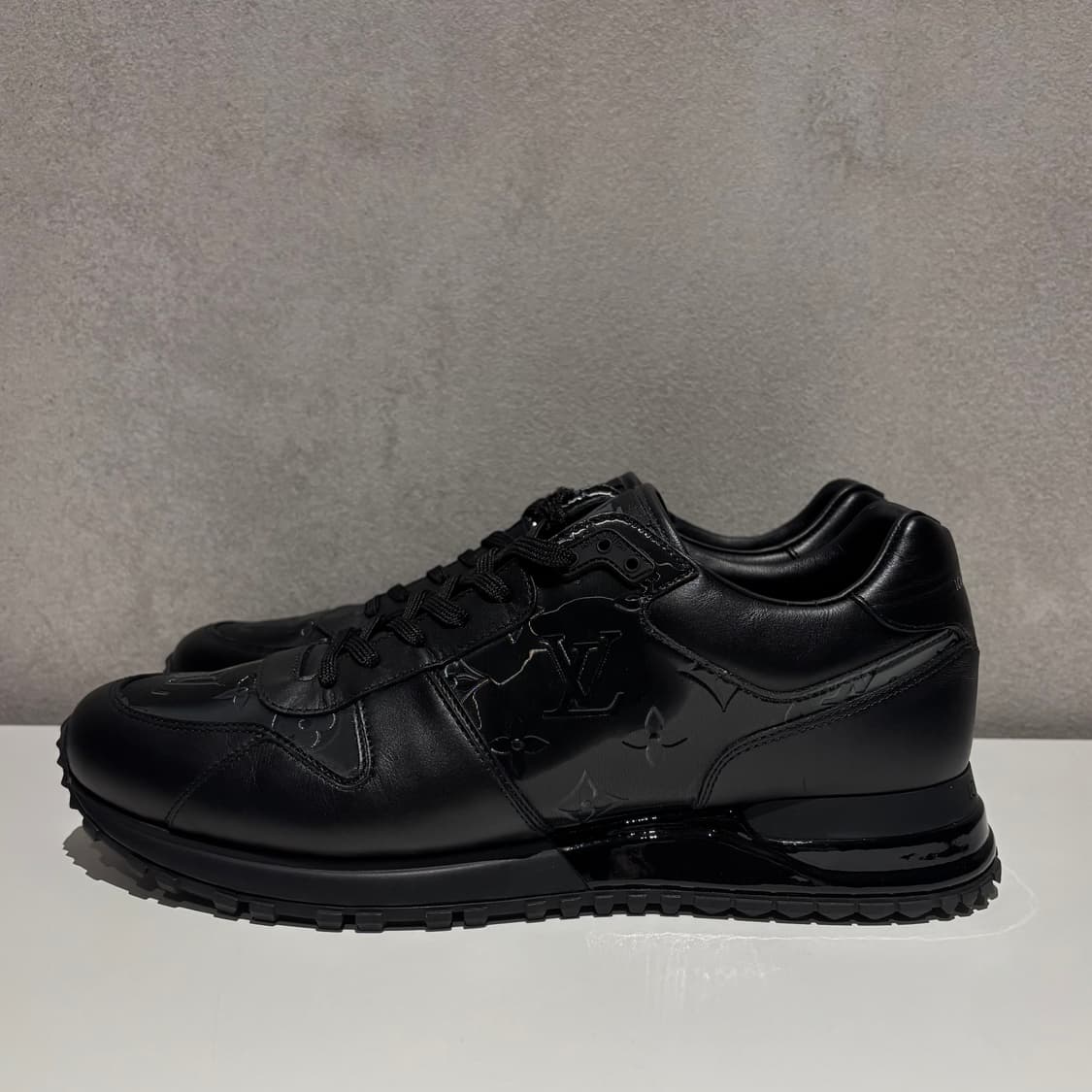 루이비통 프리즘 런어웨이 스니커즈 상품이미지3