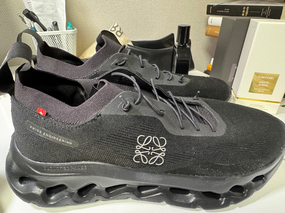 온러닝 로에베 클라우드틸트 올블랙 42.5 (275) 상품이미지2