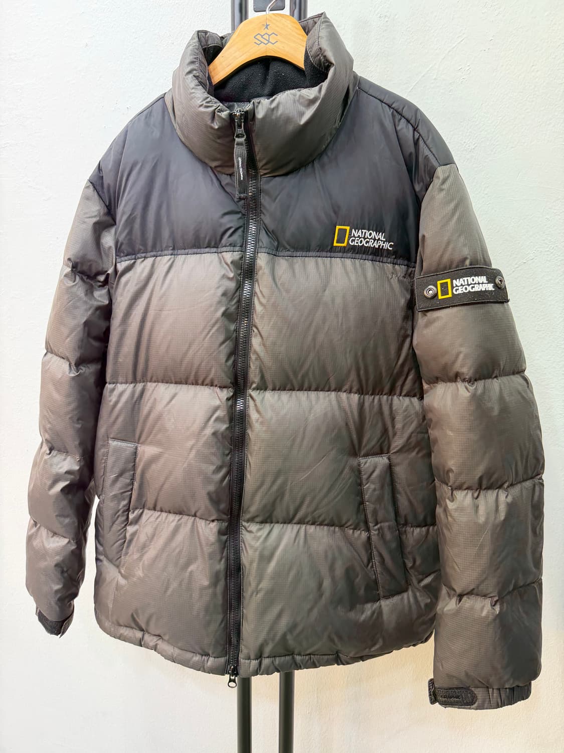 정품) 내셔널지오그래픽 남성패딩 L 상품이미지3