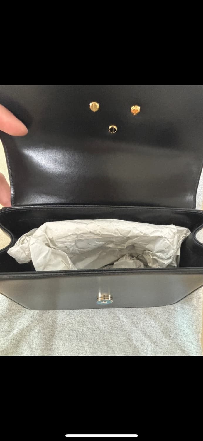 (새상품)비비안웨스트우드 린다 크로스백 블랙 금장 상품이미지6