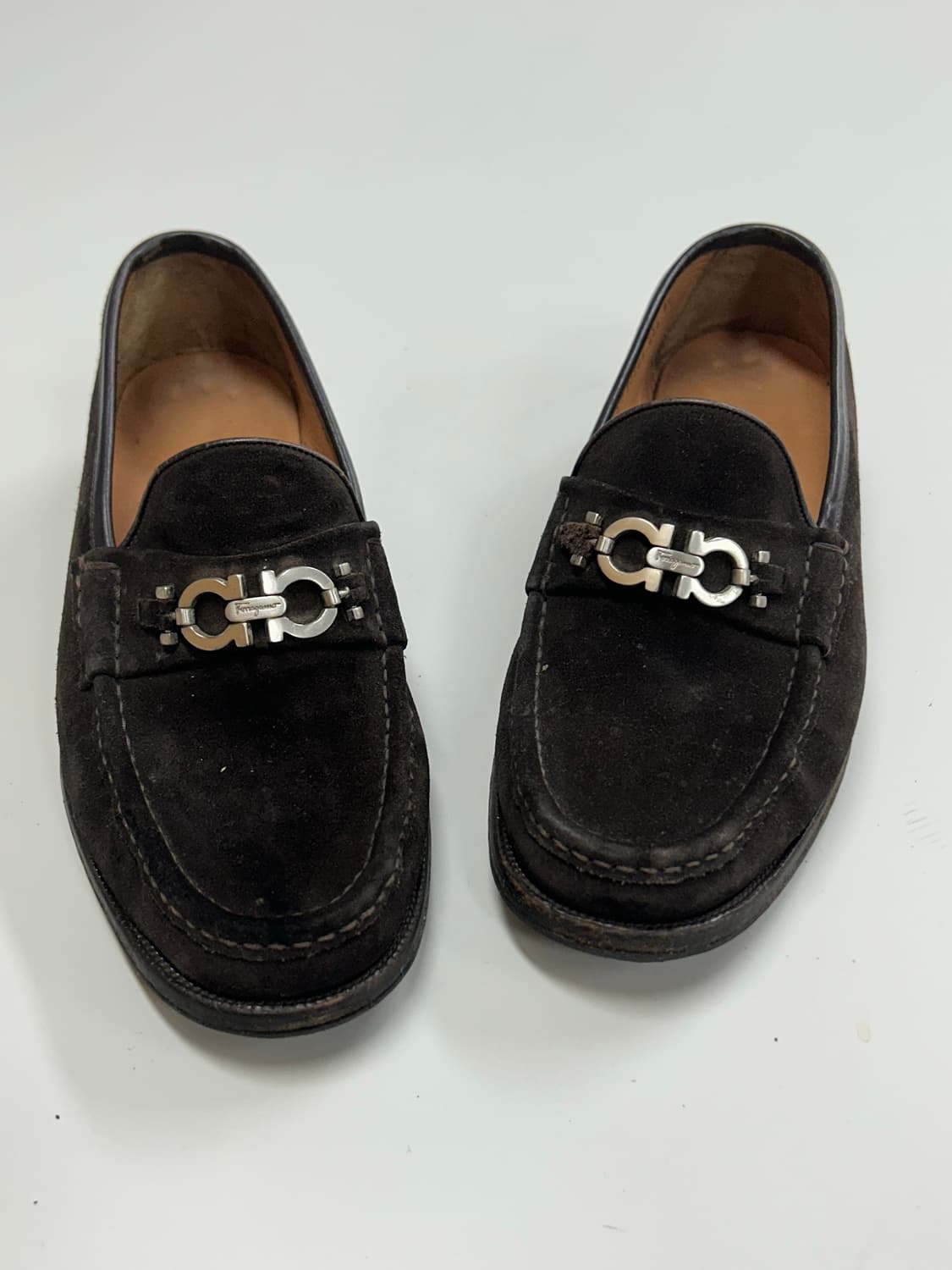 페라가모 스웨이드 간치니 로퍼 상품이미지1