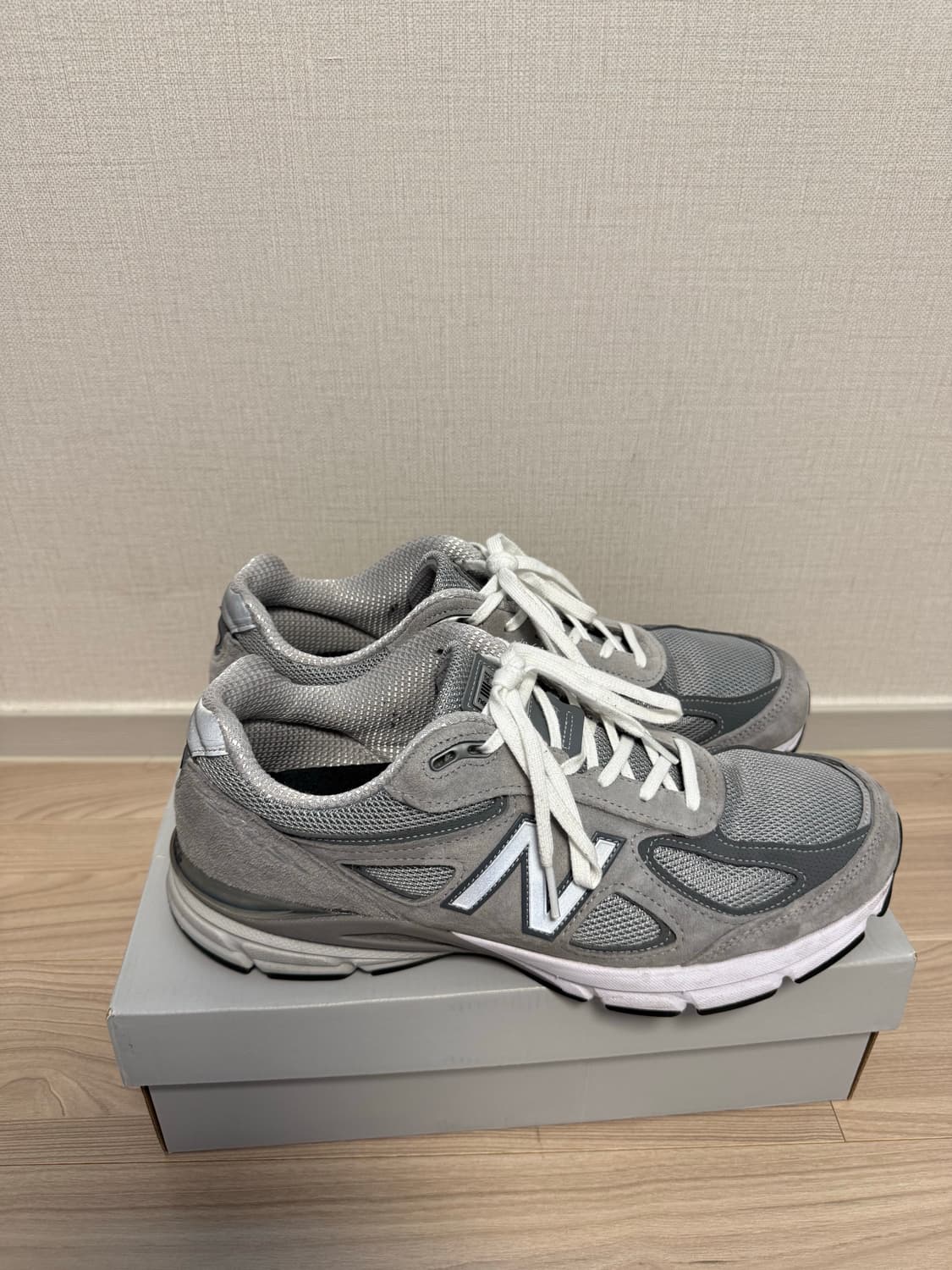 뉴발란스 990v4 메이드 인 USA 그레이 실버 상품이미지2