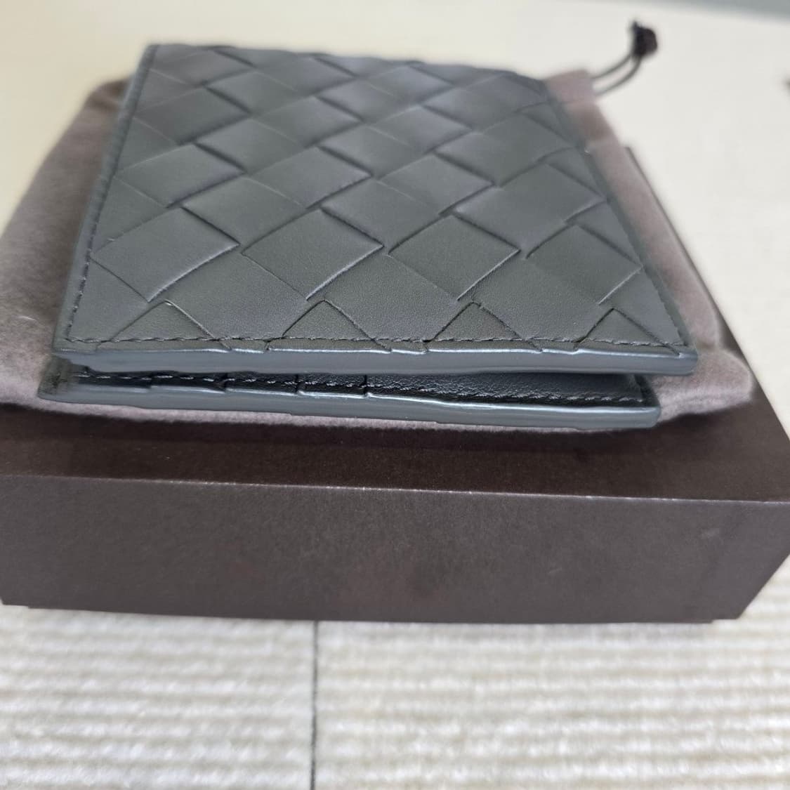 [중고/정품] 보테가 베네타 인트레치아토 반지갑 그레이 상품이미지7