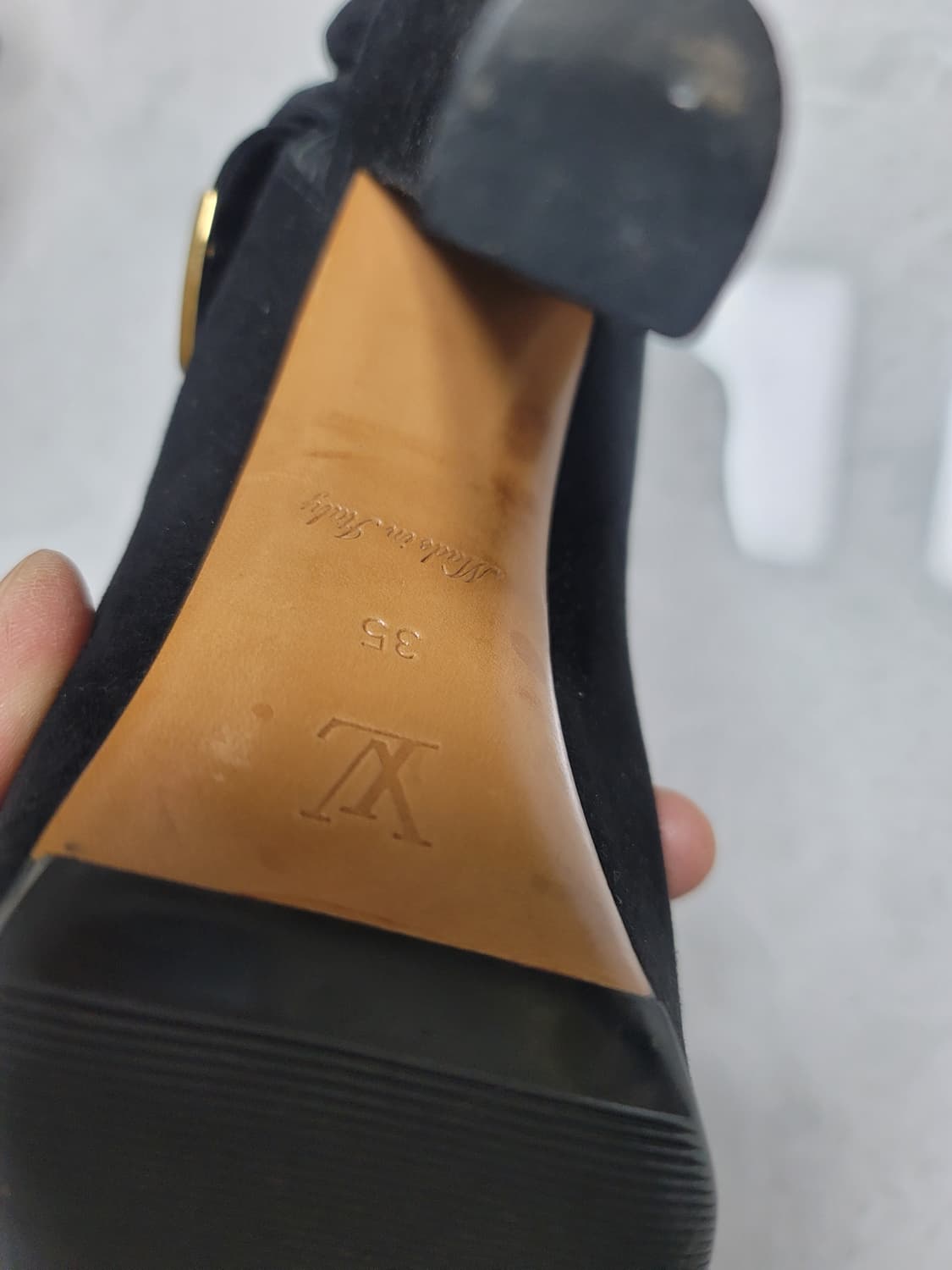 루이비통 블랙 스웨이드 하이힐 35(220사이즈) 상태극상 상품이미지8