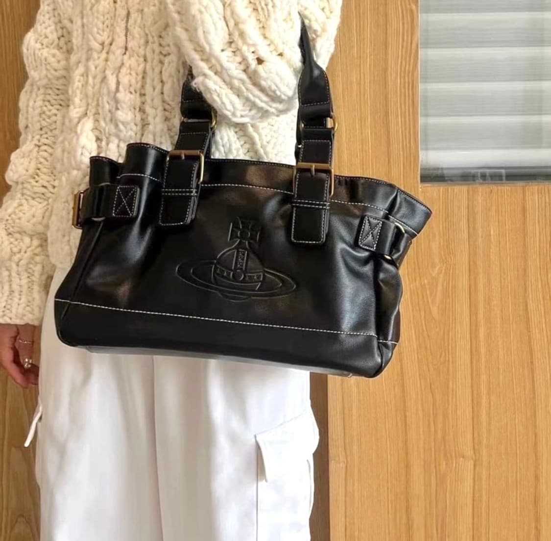 (유일매물)비비안웨스트우드 토트백 블랙 상품이미지6