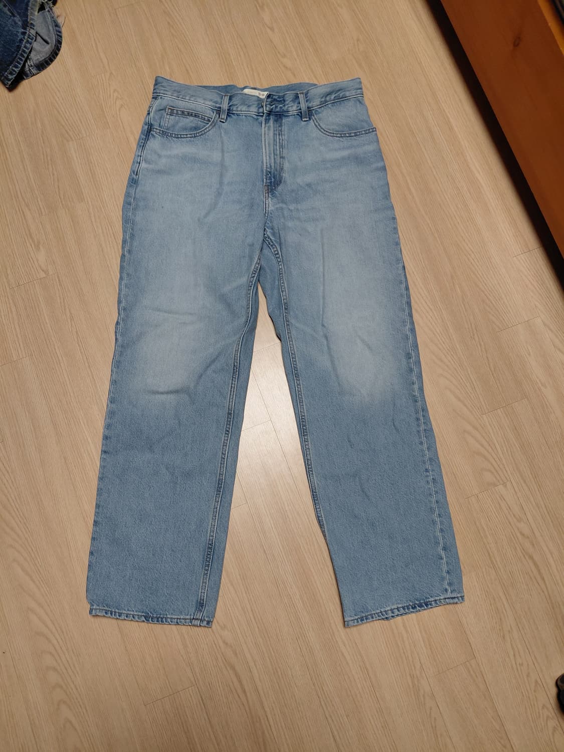 유니클로 JW앤더슨 스트레이트 진 33 상품이미지2