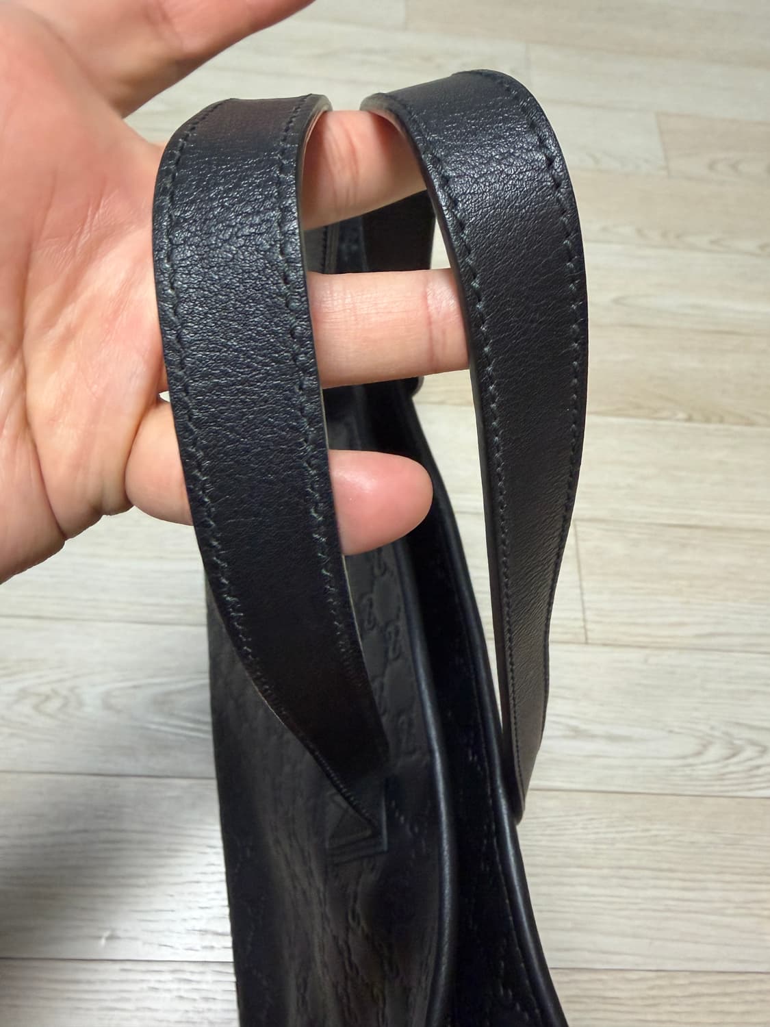 구찌 GG 올블랙 토드백 (3회 사용) 상품이미지3