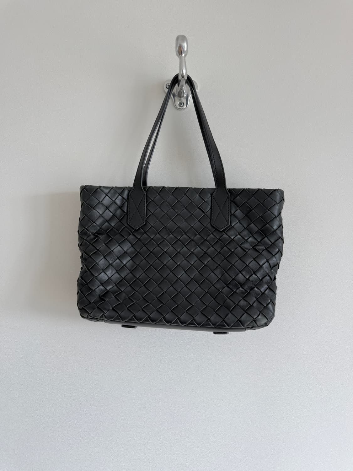 앤 클라인(ANNE KLEIN) 레더 위밍 토트백 상품이미지1