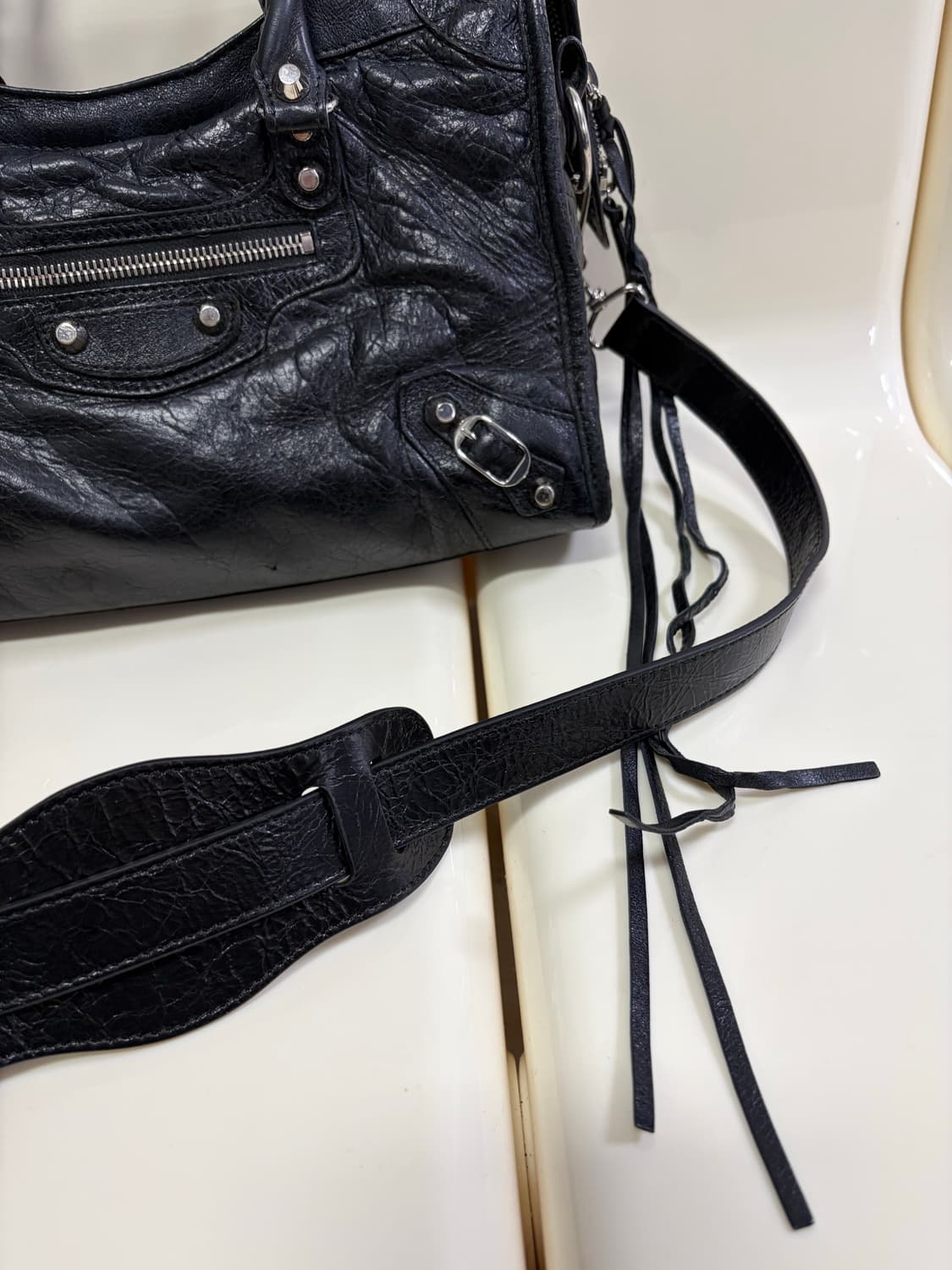 [A 정품] 발렌시아가 시티 모터백 스몰 블랙 상품이미지8