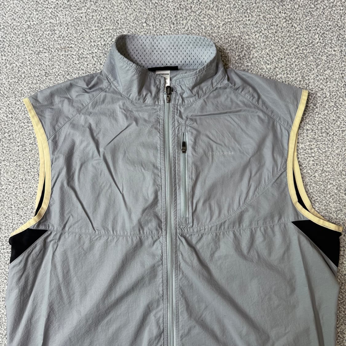 파타고니아 초경량 바람막이 조끼 L 상품이미지3