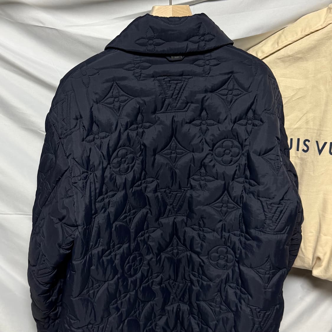 [S+급/50] 루이비통 모노그램 플라워 블루종 패딩 자켓 상품이미지5